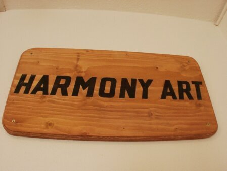 Installazione astratta luminosa di Harmony Art