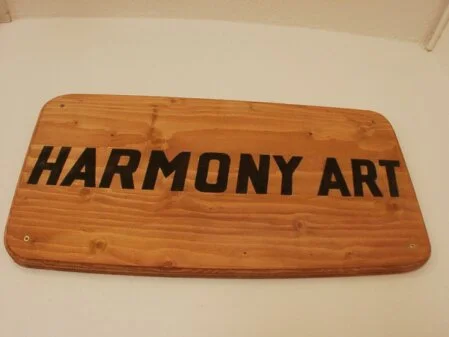 Installazione astratta luminosa di Harmony Art